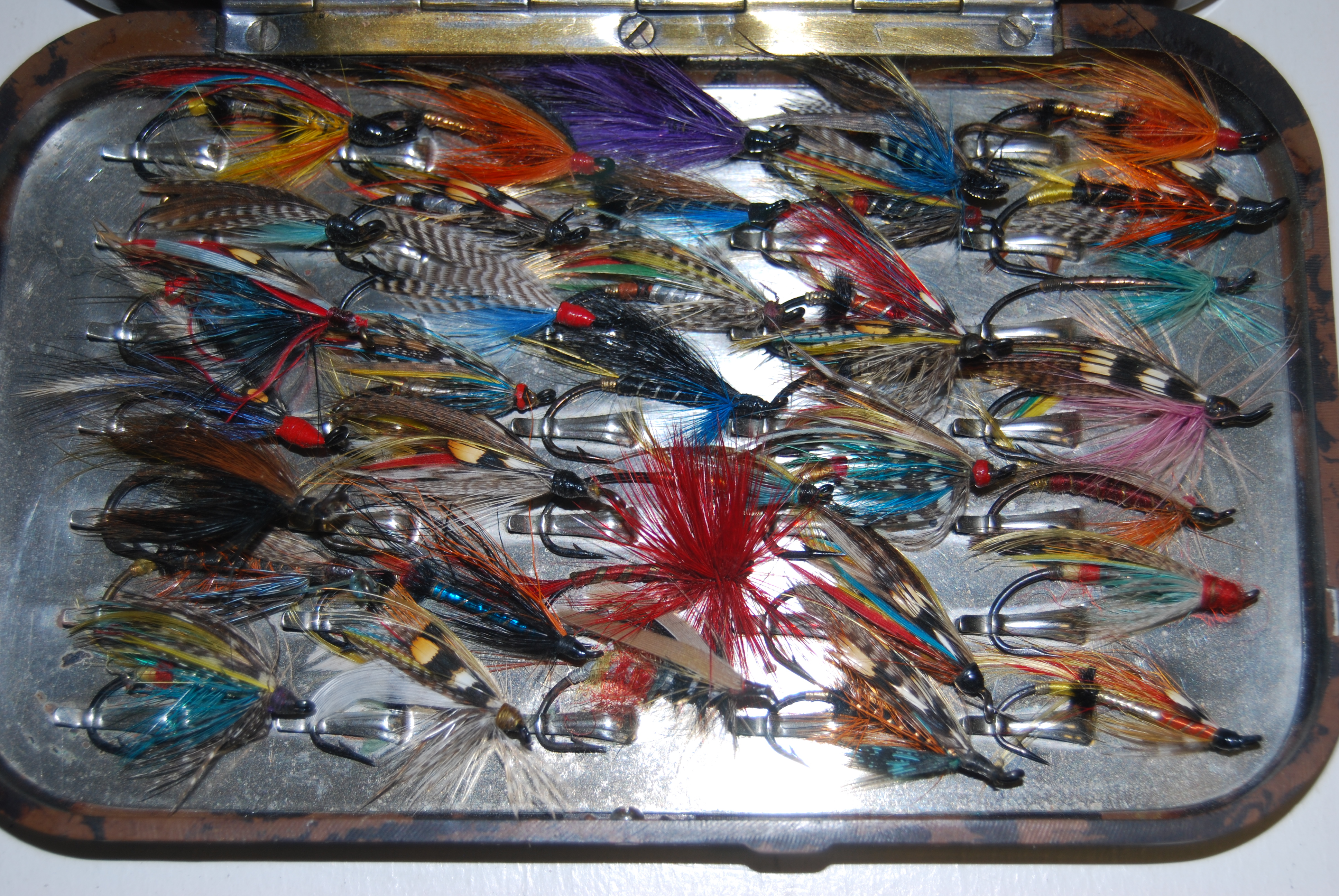 6 1/4 in. HARDY NERODA FLY BOX No. 1B. [ Circa 1934] Small Salmon or Low  Water Salmon Flies. Fitted with 70