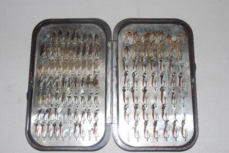 6 1/2 HARDY NERODA OXBLOOD SEA TROUT FLY BOX. No 2. . w. 49 Meduim & 70  Small Holdtite Clips. With Trout Flies.