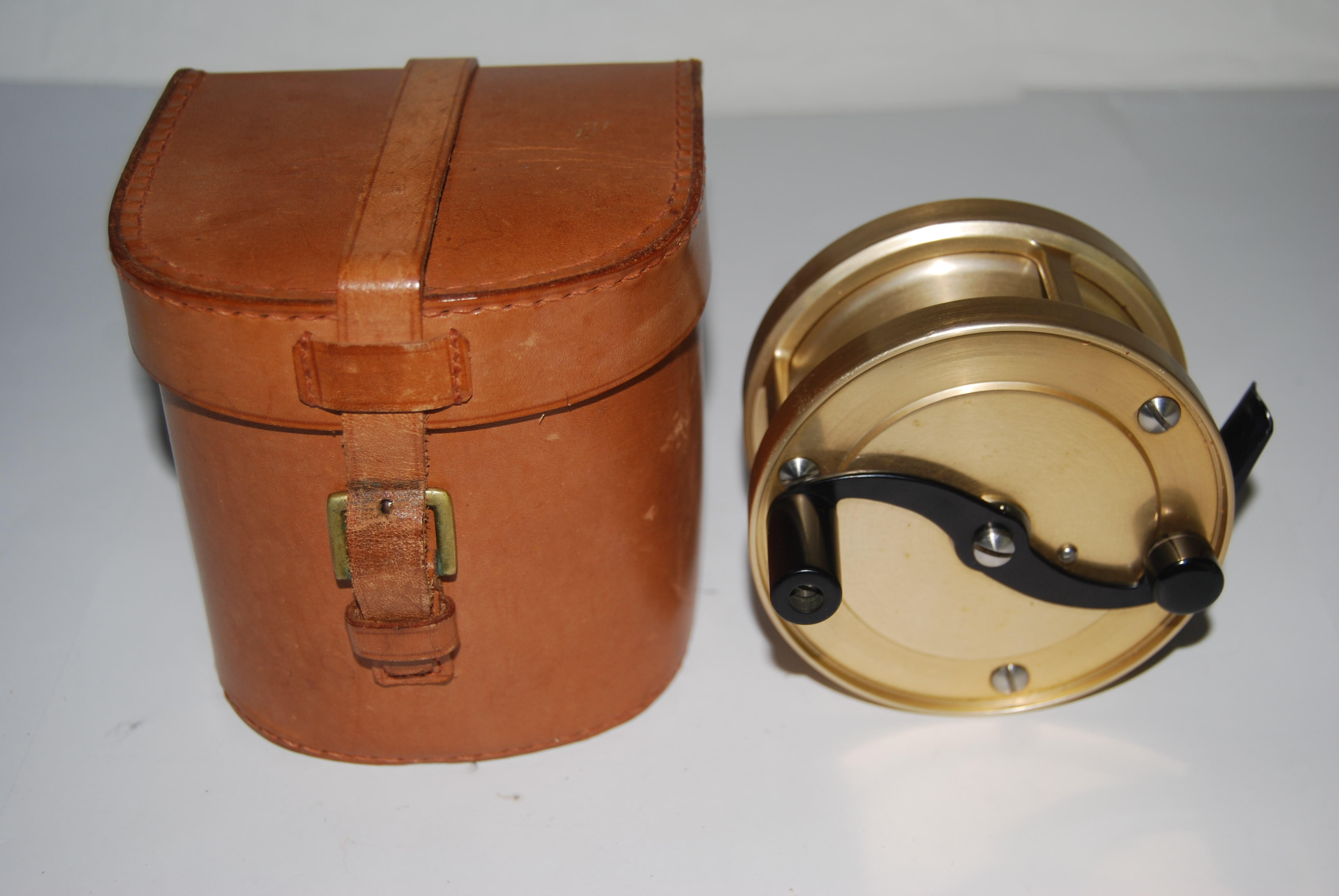 Vintage leather reel fishing case for a 4 Salmon reel