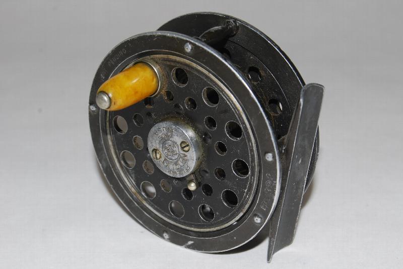 Vintage Pflueger Sal Trout No. 1554 Fly Reel, Good Working Condition, 3  1/2Diam x 1 1/4Thick Auction